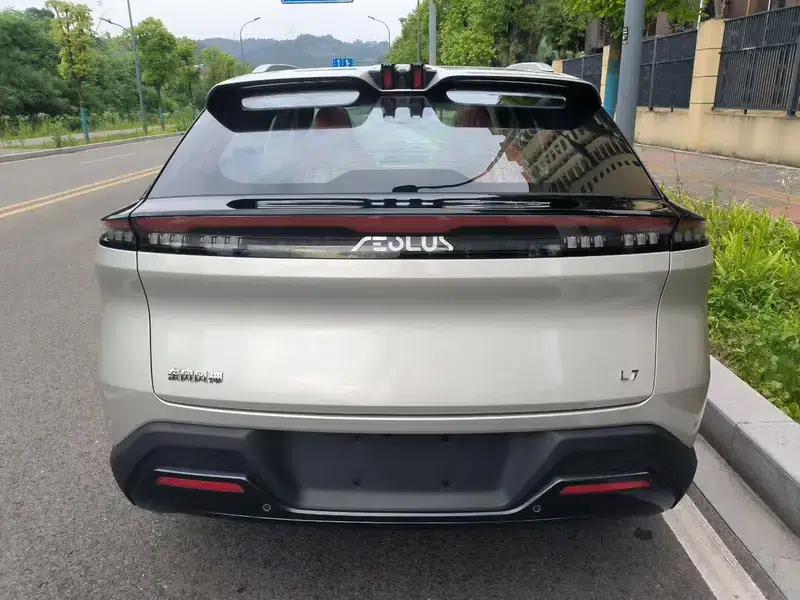 Dongfeng L7 PHEV 2025 Model, 205km Long Range Enjoyable Edition — миниатюра 5