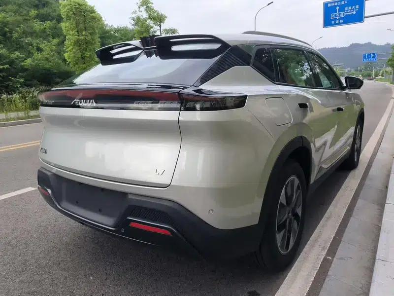 Dongfeng L7 PHEV 2025 Model, 205km Long Range Enjoyable Edition — миниатюра 6