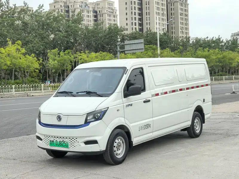 2024 Yufeng EM27 Front-wheel drive 2-seater pure electric factory customized version — миниатюра 1