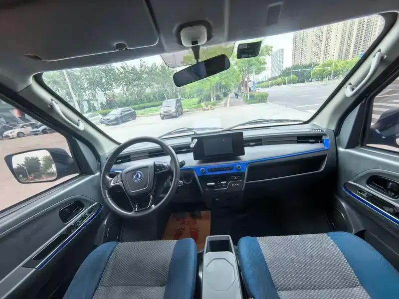 2024 Yufeng EM27 Front-wheel drive 2-seater pure electric factory customized version — миниатюра 11