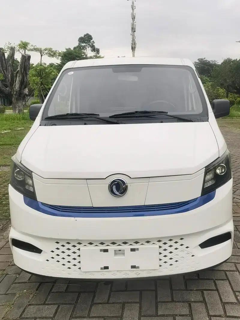 Yufeng EM27 2024 Model, Rear-wheel Drive, 2-seater, Pure Electric, Factory Customized Edition — миниатюра 2