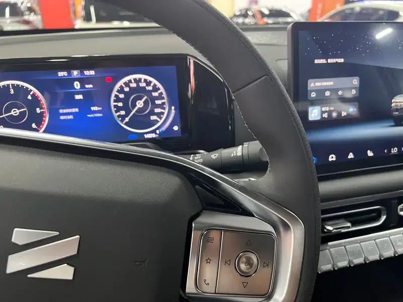 Zhengzhou Nissan Z9 2025 GT 2.3T Automatic Diesel 4WD First Edition — миниатюра 15