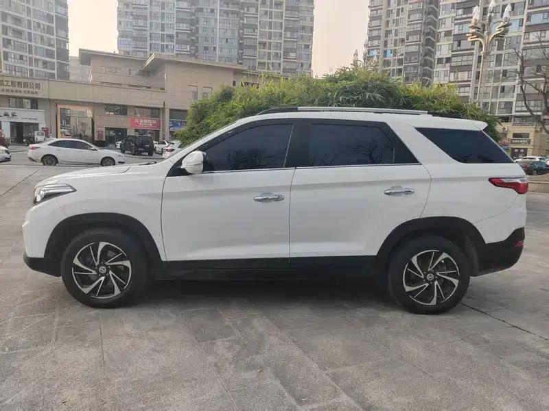 Fengguang S560 2018 Model 1.8L CVT Smart Connected 5-Seater — миниатюра 3