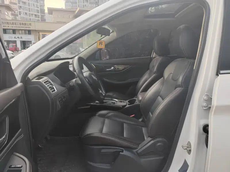 Fengguang S560 2018 Model 1.8L CVT Smart Connected 5-Seater — миниатюра 8