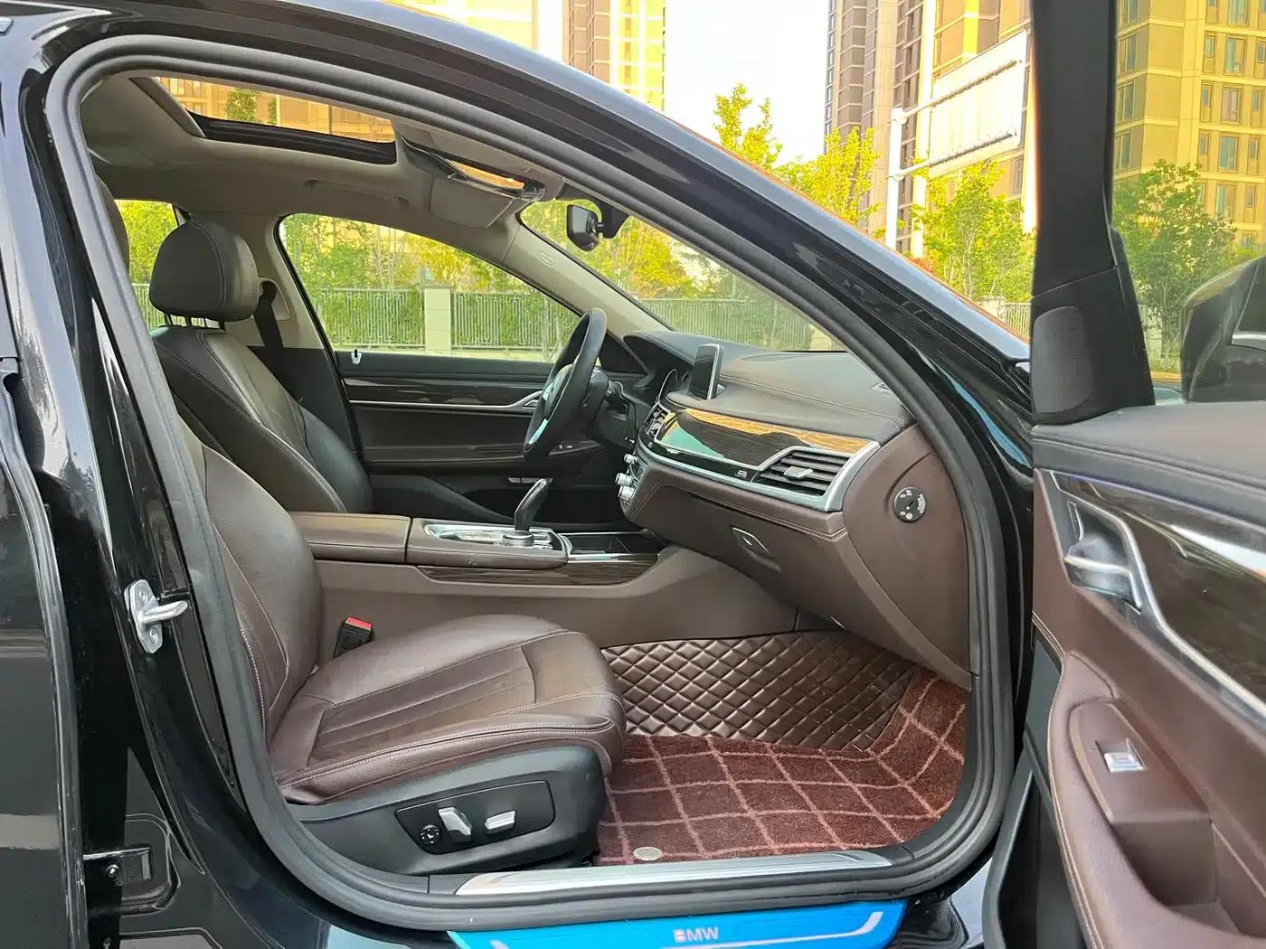 2017 BMW 7 Series 730Li Leading Edition — миниатюра 15