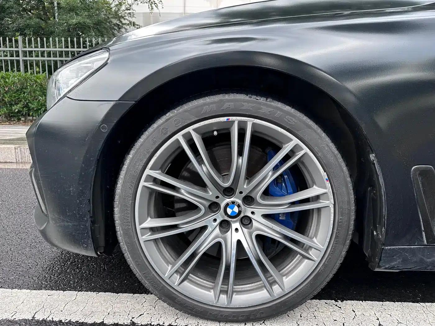 2018 BMW 7 Series 740Li xDrive Luxury M Sport Package Black Flame Edition — миниатюра 4