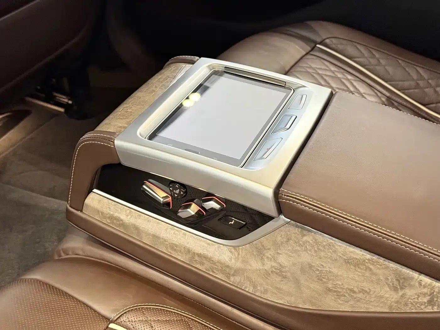 2021 BMW 7 Series 740Li Leading Luxury Package — миниатюра 11