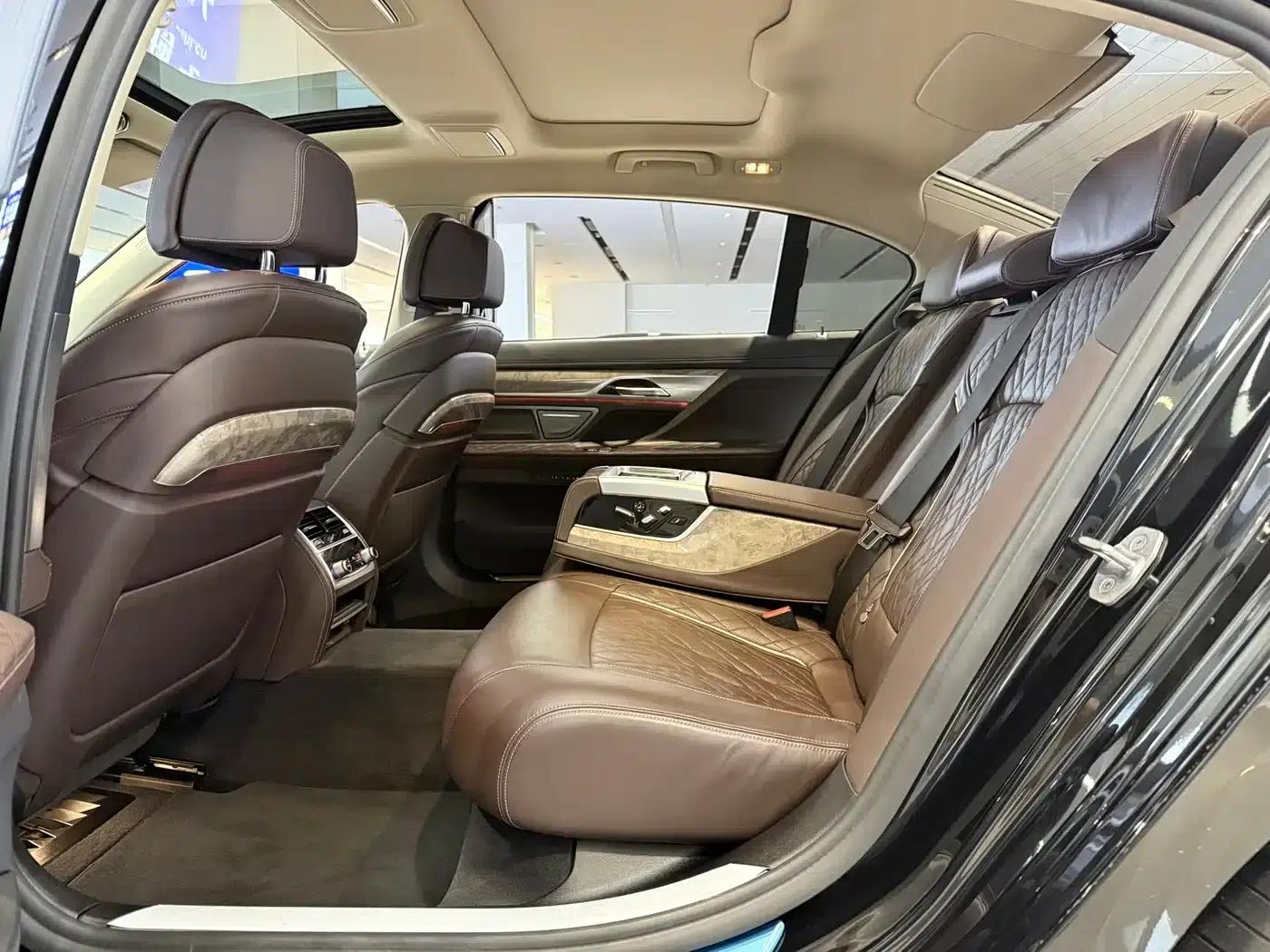 2021 BMW 7 Series 740Li Leading Luxury Package — миниатюра 12