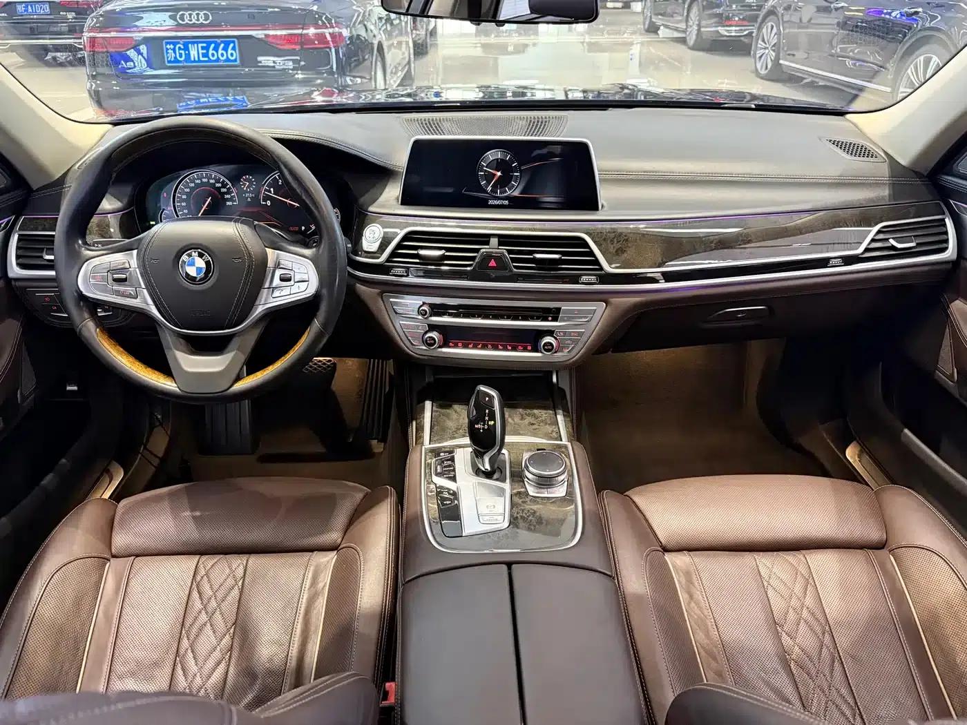 2016 BMW 7 Series 730Li Luxury — миниатюра 7