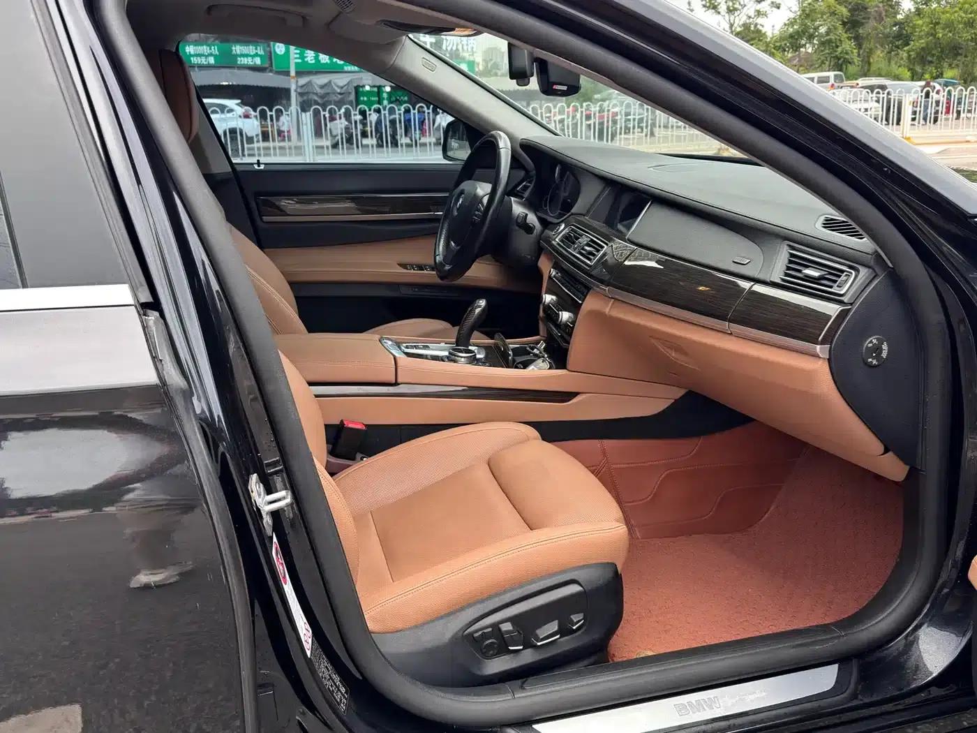 2013 BMW 7 Series 730Li Luxury — миниатюра 11