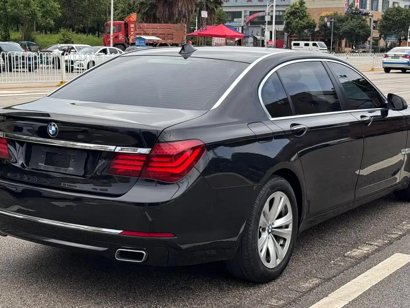 2013 BMW 7 Series 730Li Luxury — миниатюра 12