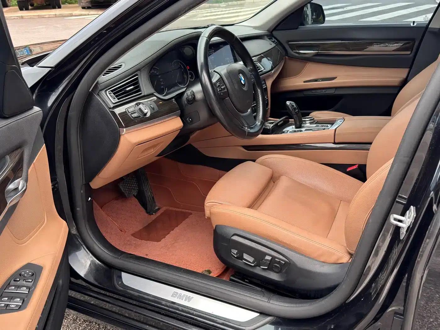 2013 BMW 7 Series 730Li Luxury — миниатюра 4