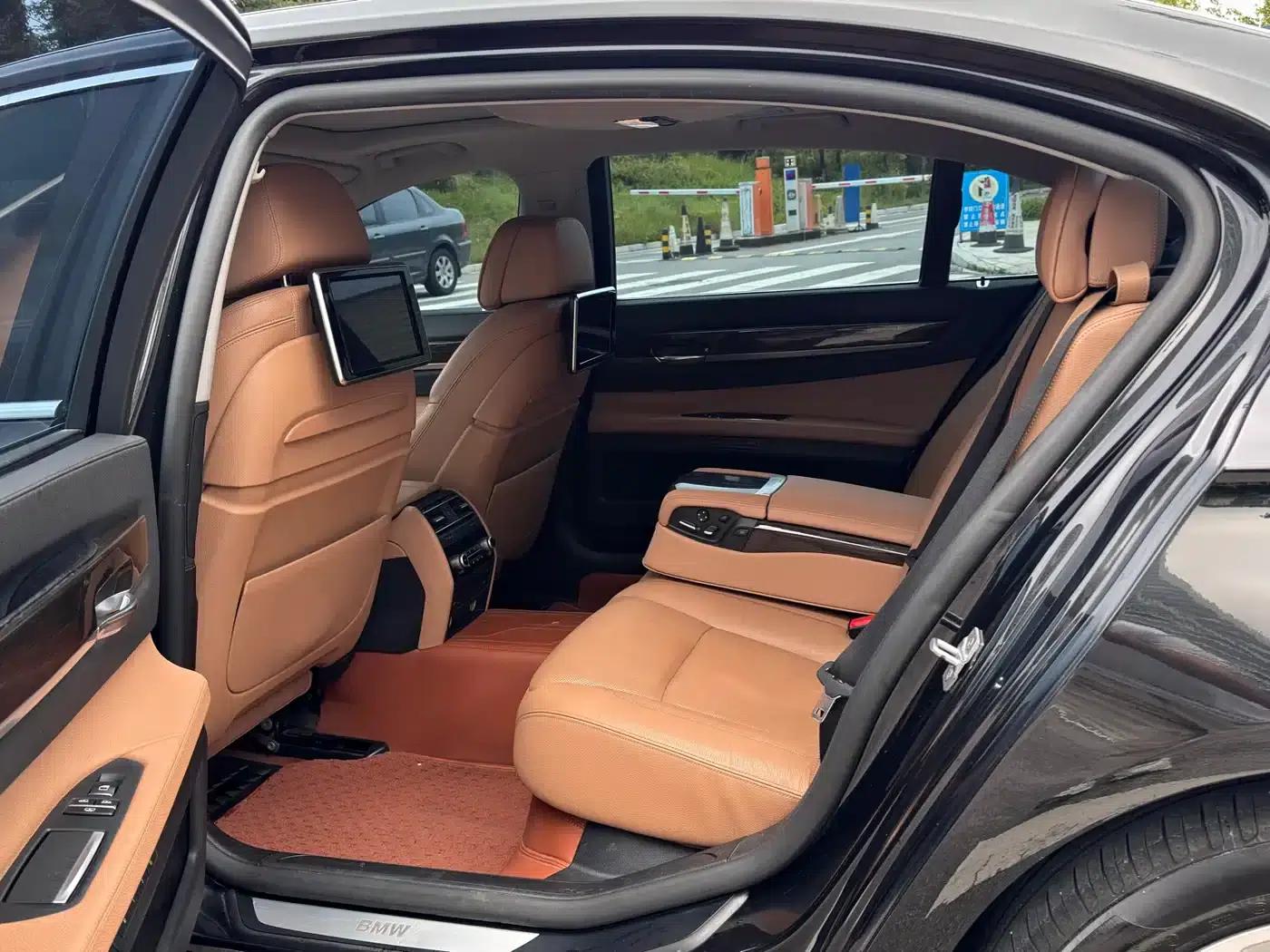 2013 BMW 7 Series 730Li Luxury — миниатюра 10