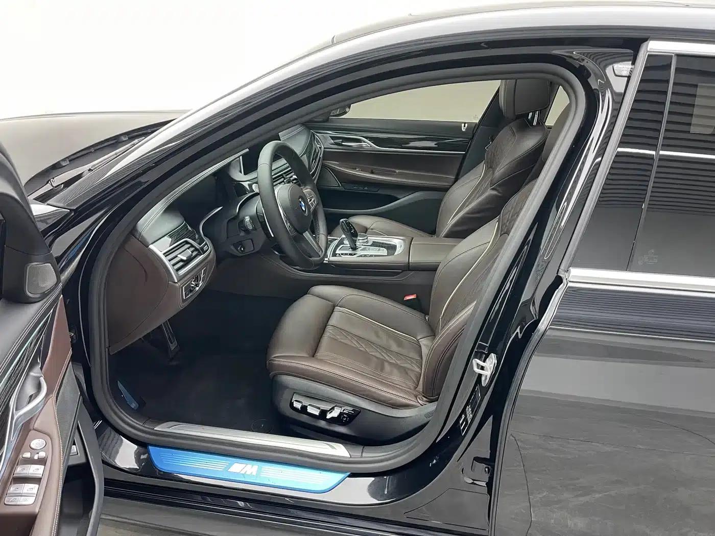 2019 BMW 7 Series Facelift 730Li M Sport Package — миниатюра 16