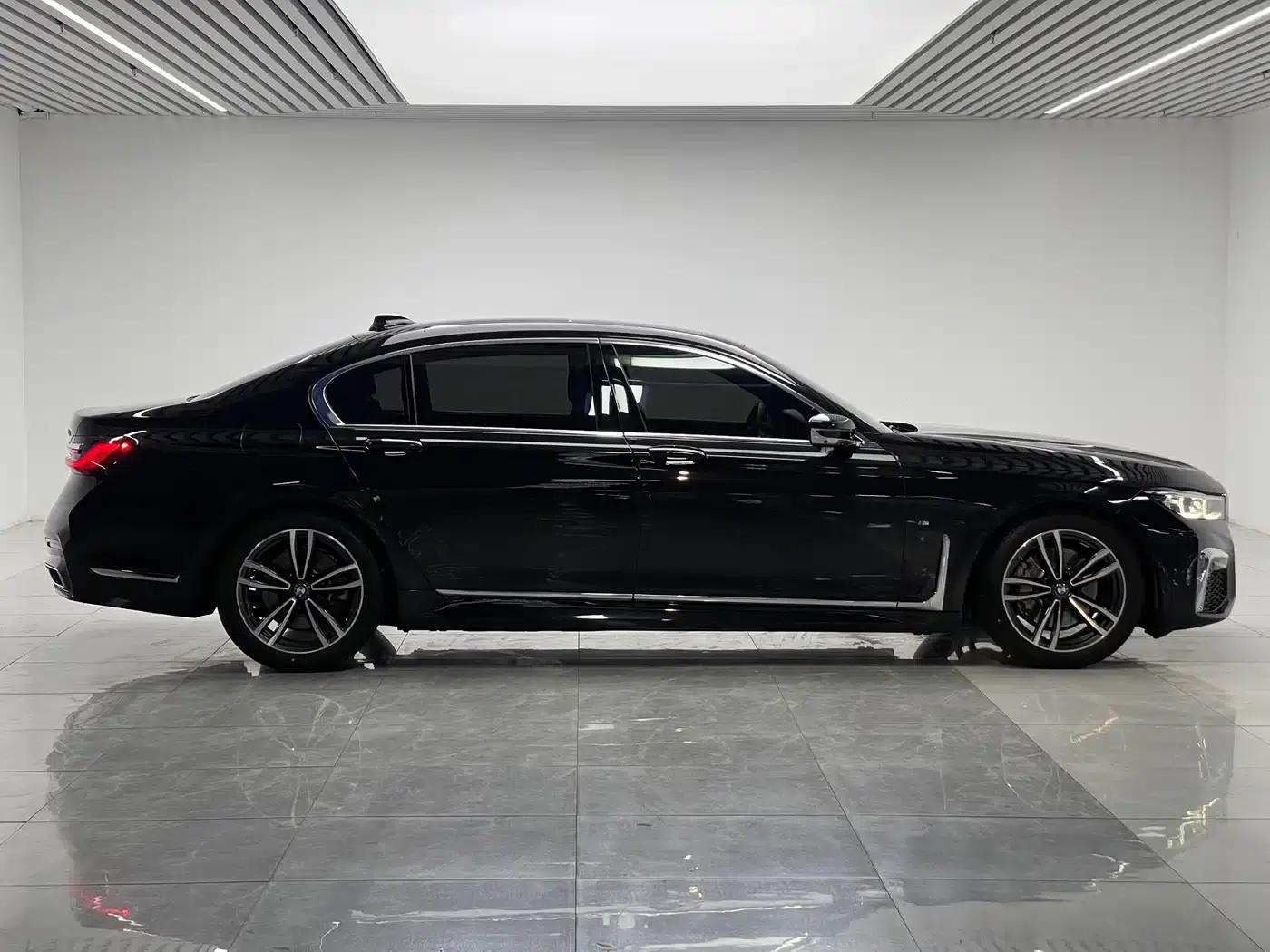 2019 BMW 7 Series Facelift 730Li M Sport Package — миниатюра 8
