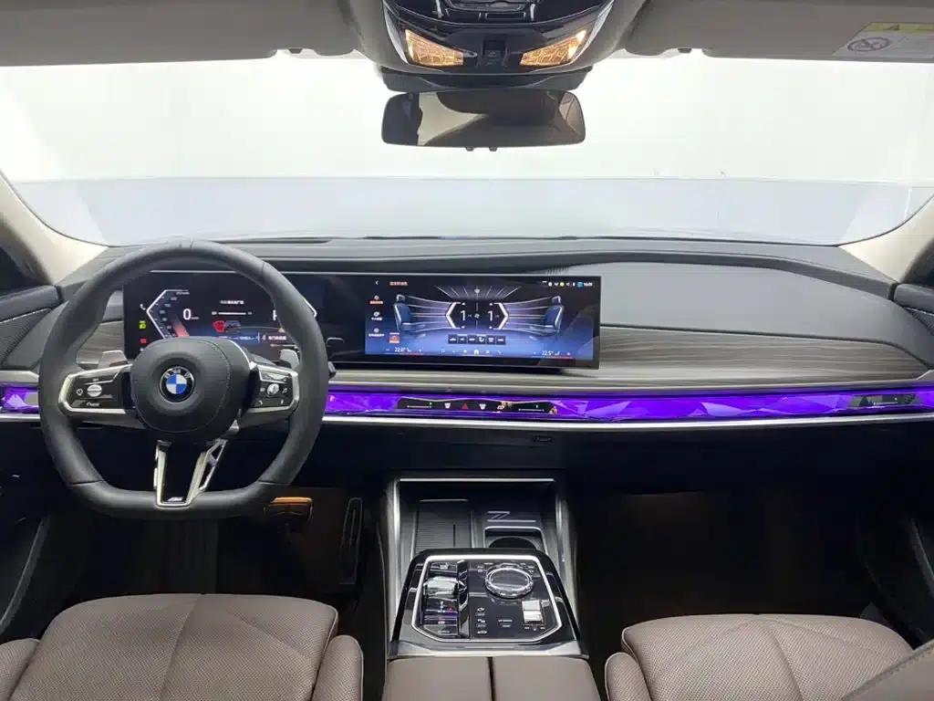 2023 BMW 7 Series 740Li Leading Edition M Sport Package — миниатюра 13