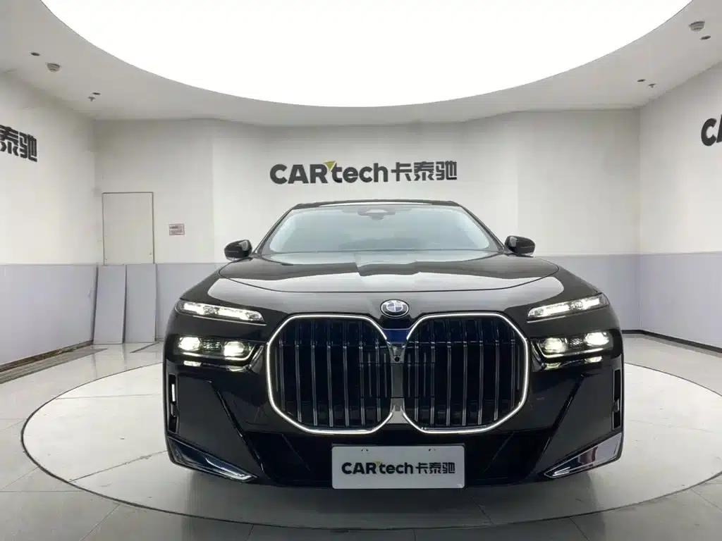 2023 BMW 7 Series 740Li Leading Edition M Sport Package — миниатюра 3