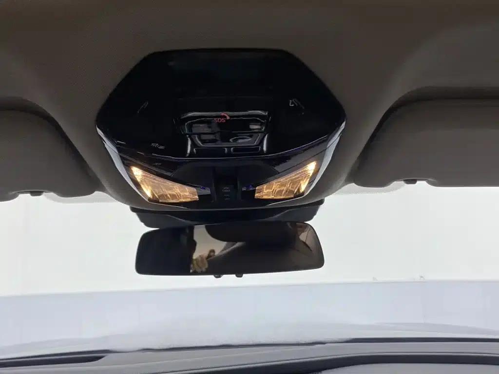 2023 BMW 7 Series 740Li Leading Edition M Sport Package — миниатюра 27