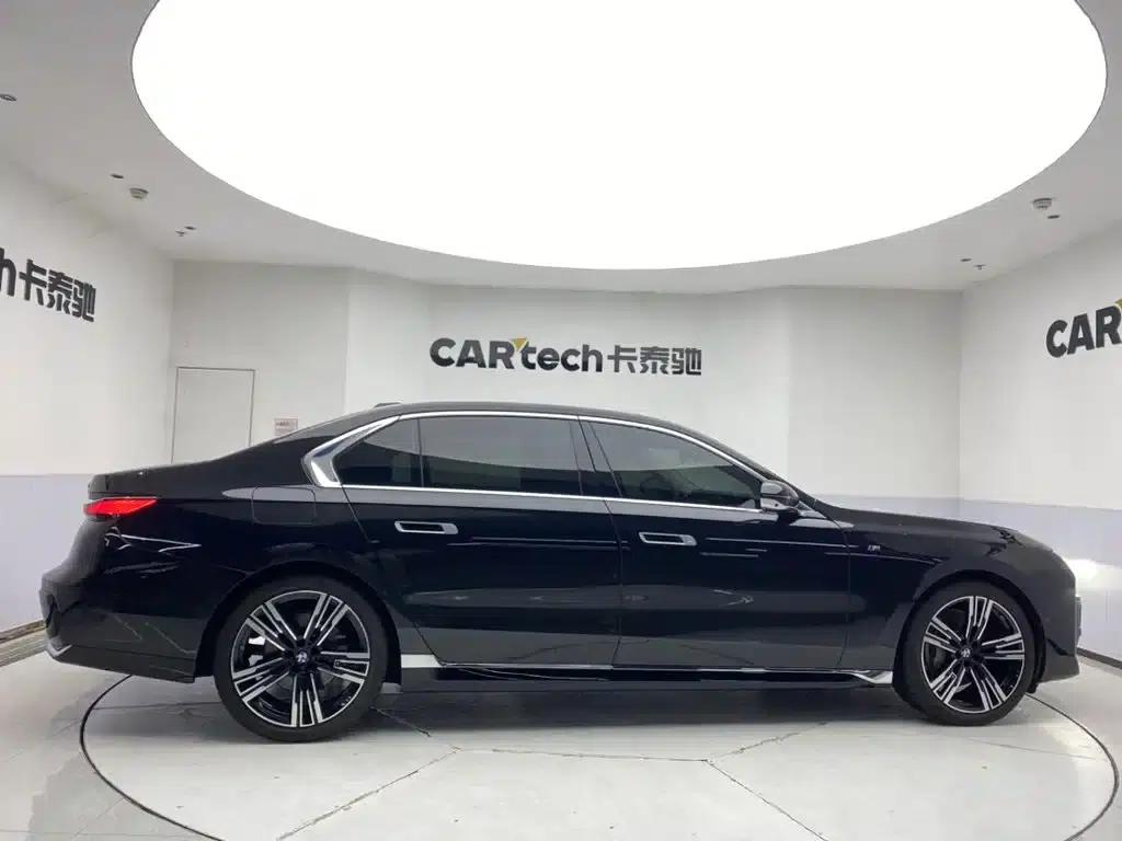 2023 BMW 7 Series 740Li Leading Edition M Sport Package — миниатюра 4