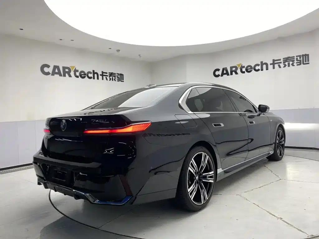 2023 BMW 7 Series 740Li Leading Edition M Sport Package — миниатюра 5