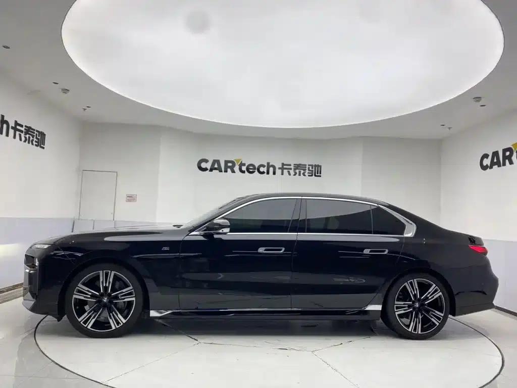 2023 BMW 7 Series 740Li Leading Edition M Sport Package — миниатюра 8