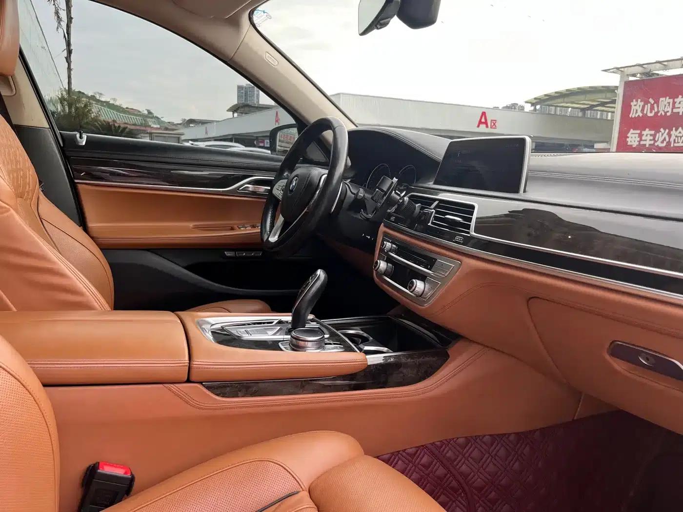 2016 BMW 7 Series 740Li Leading Edition — миниатюра 13