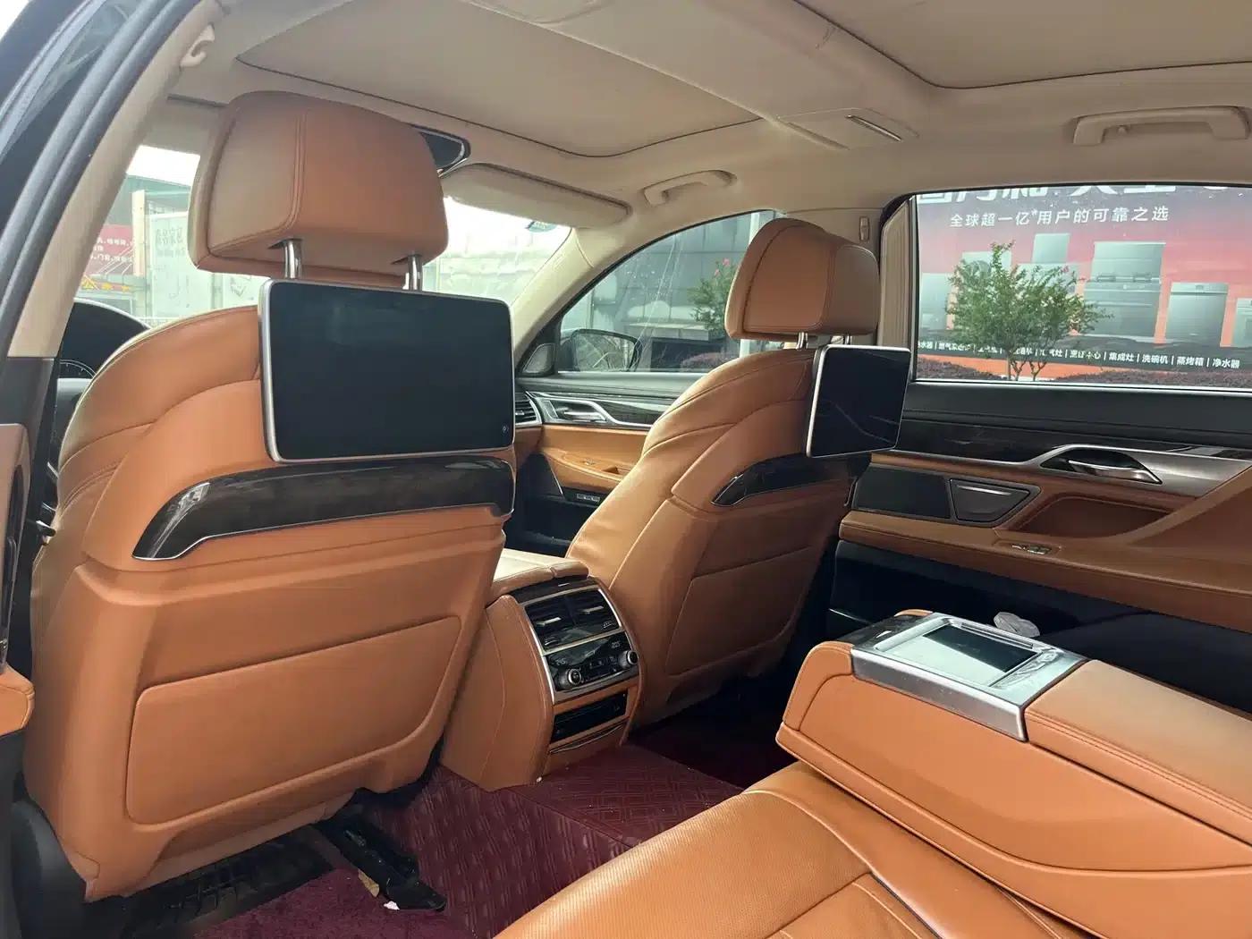 2016 BMW 7 Series 740Li Leading Edition — миниатюра 4