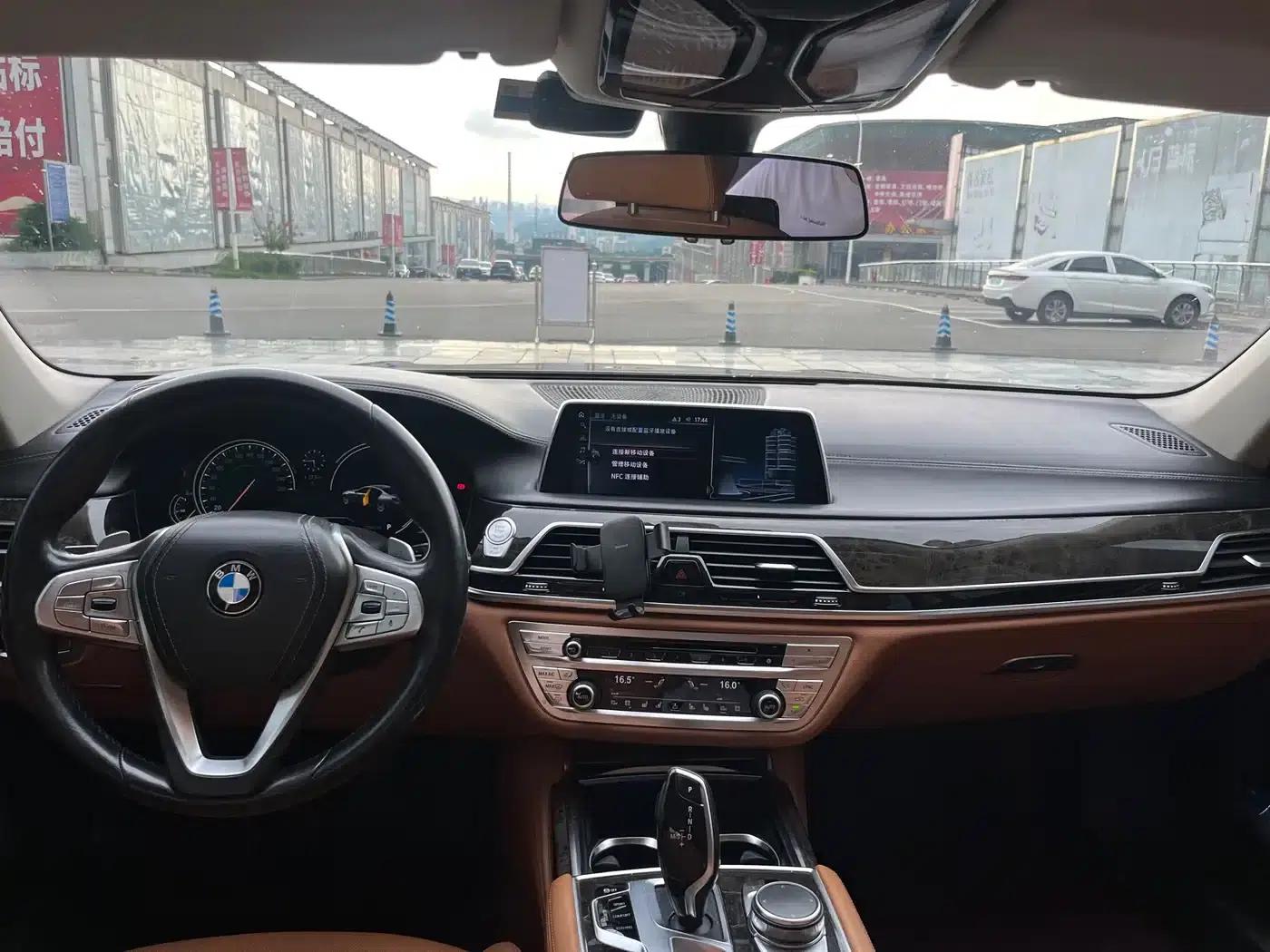 2016 BMW 7 Series 740Li Leading Edition — миниатюра 5