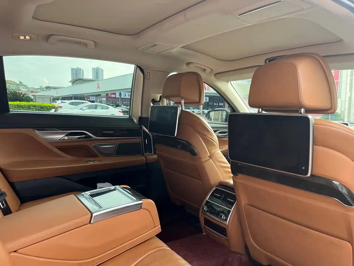2016 BMW 7 Series 740Li Leading Edition — миниатюра 10