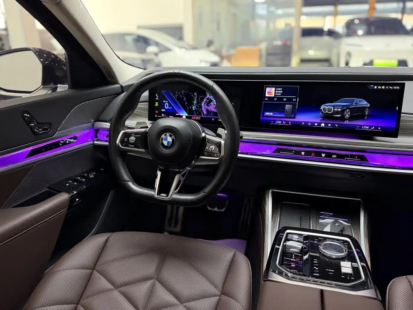 2023 BMW 7 Series 735Li M Sport Package — миниатюра 14