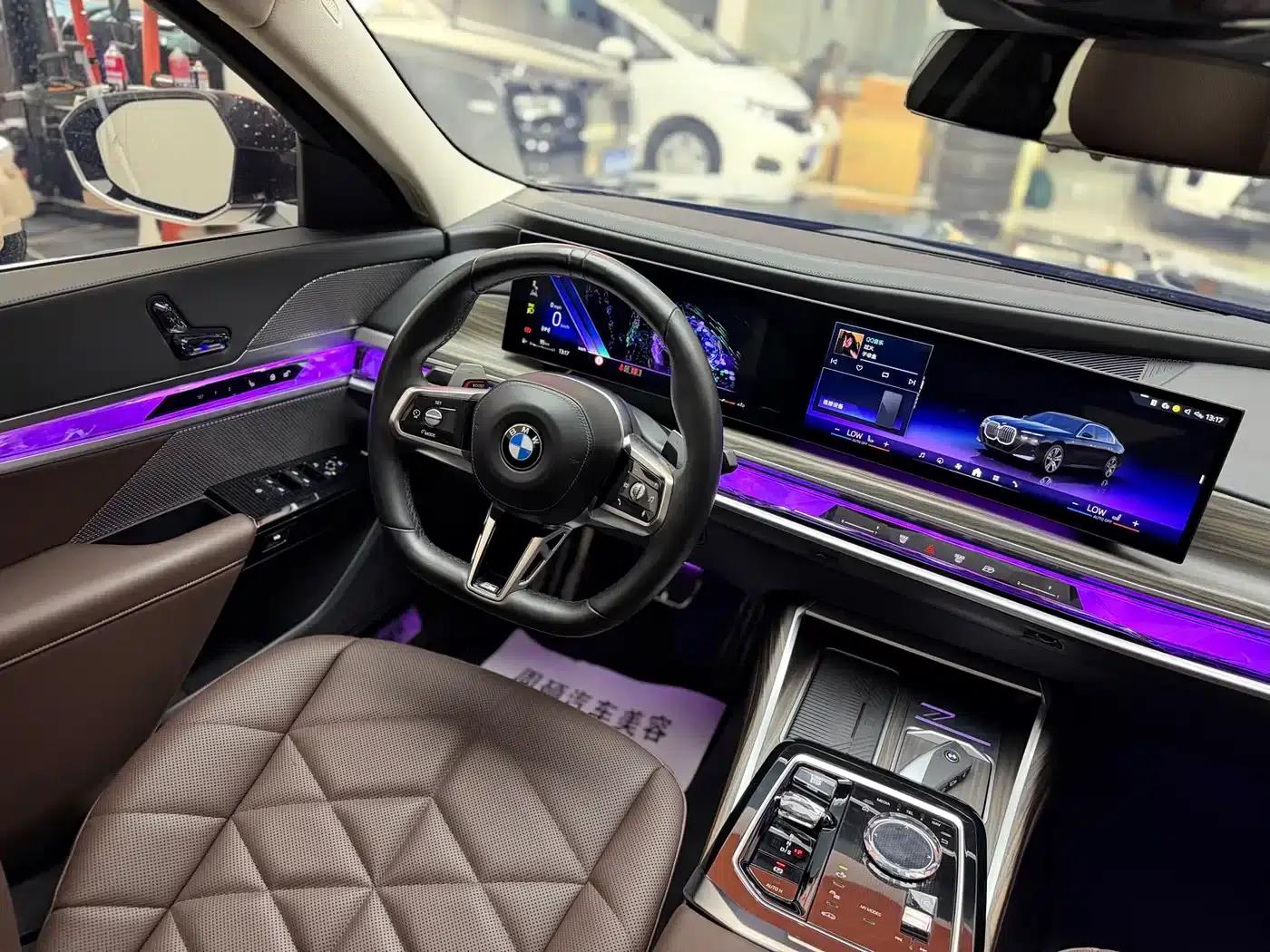 2023 BMW 7 Series 735Li M Sport Package — миниатюра 15