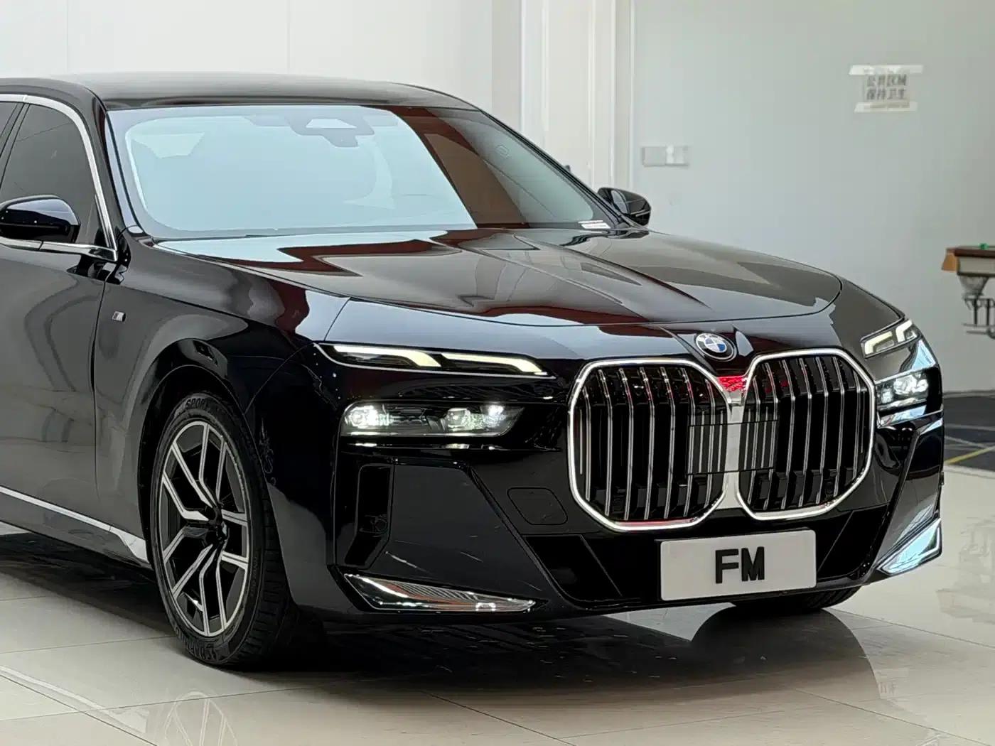 2023 BMW 7 Series 735Li M Sport Package — миниатюра 3