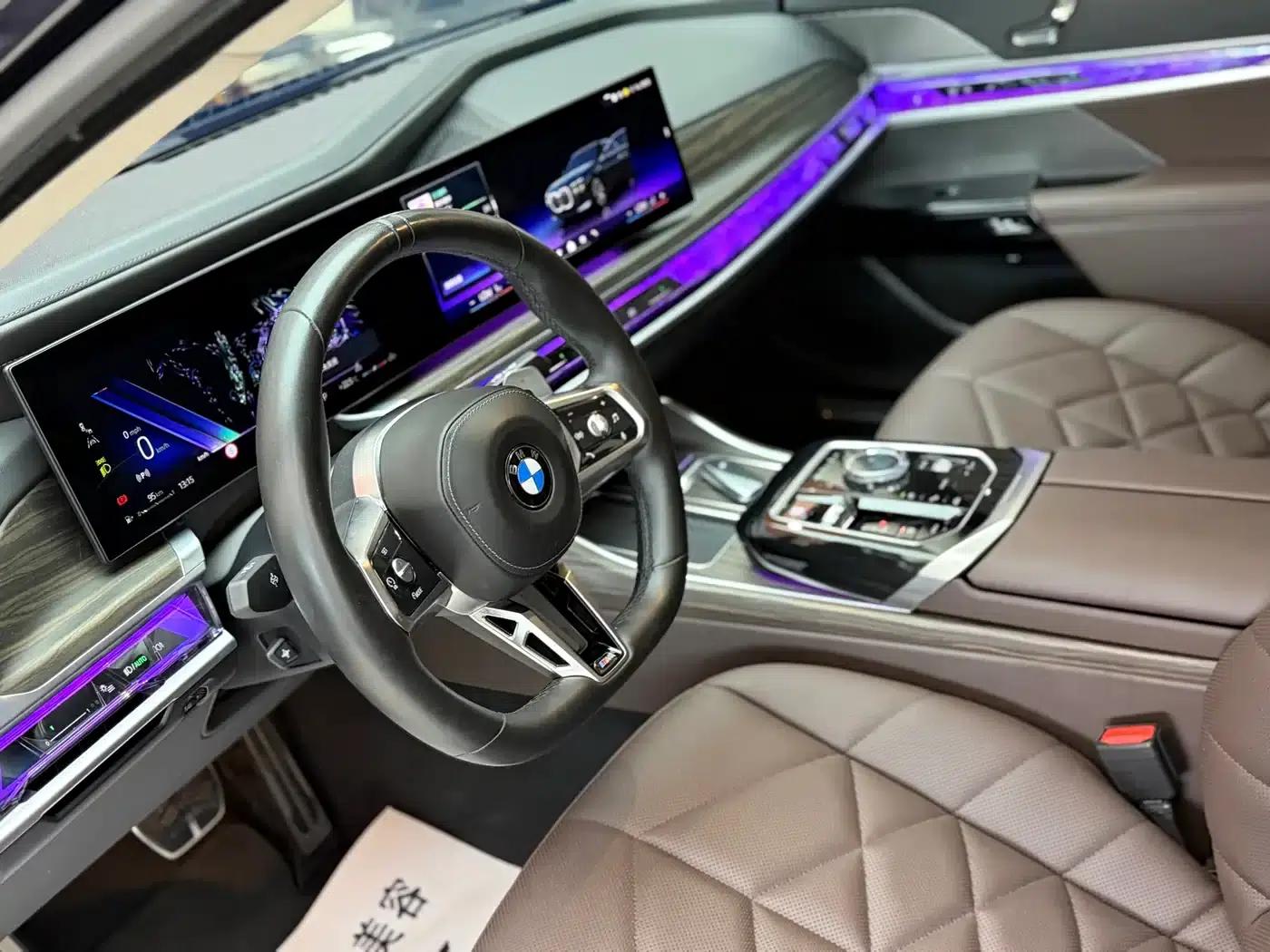 2023 BMW 7 Series 735Li M Sport Package — миниатюра 9