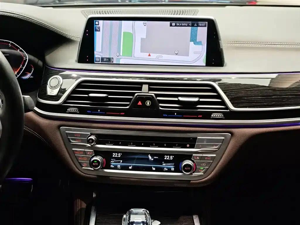 2019 BMW 7 Series Facelift 730Li M Sport Package — миниатюра 15