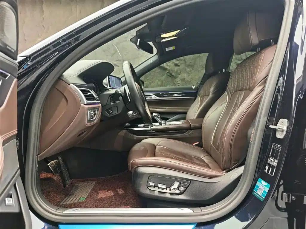 2019 BMW 7 Series Facelift 730Li M Sport Package — миниатюра 8