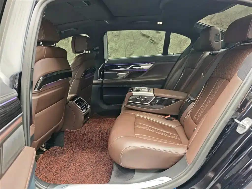 2019 BMW 7 Series Facelift 730Li M Sport Package — миниатюра 9