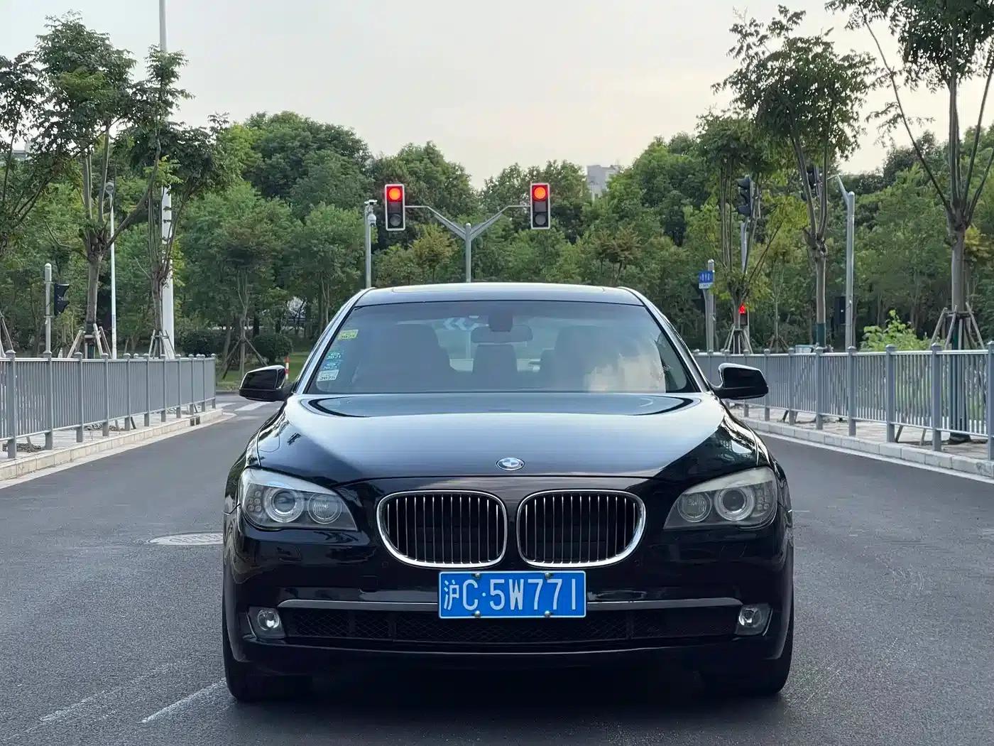 BMW 7 Series 2009 740Li Luxury — миниатюра 2