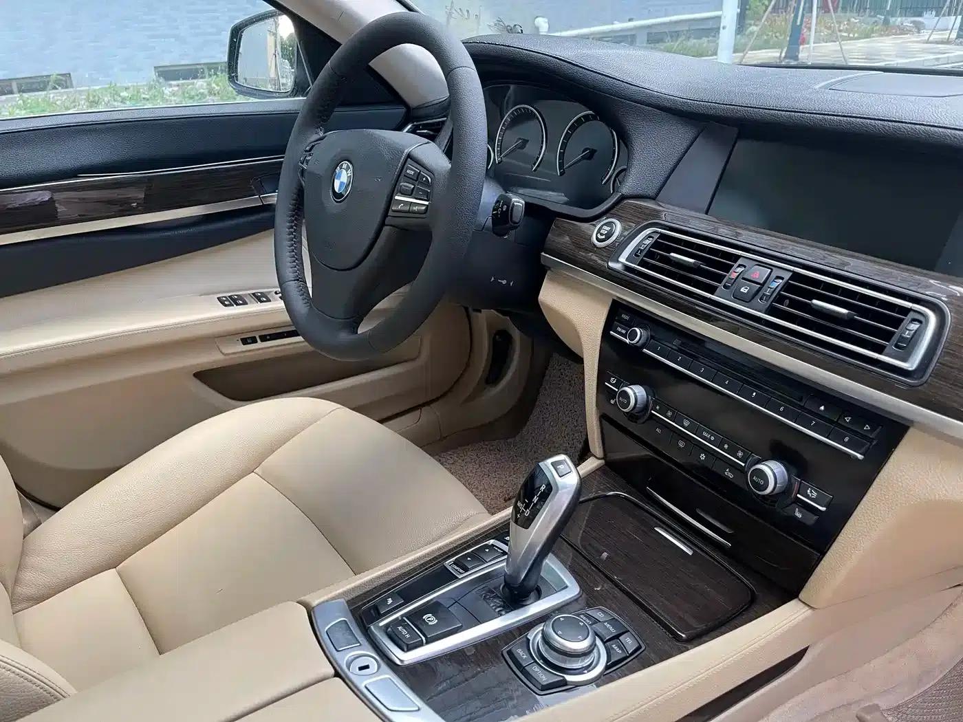 BMW 7 Series 2009 740Li Luxury — миниатюра 12
