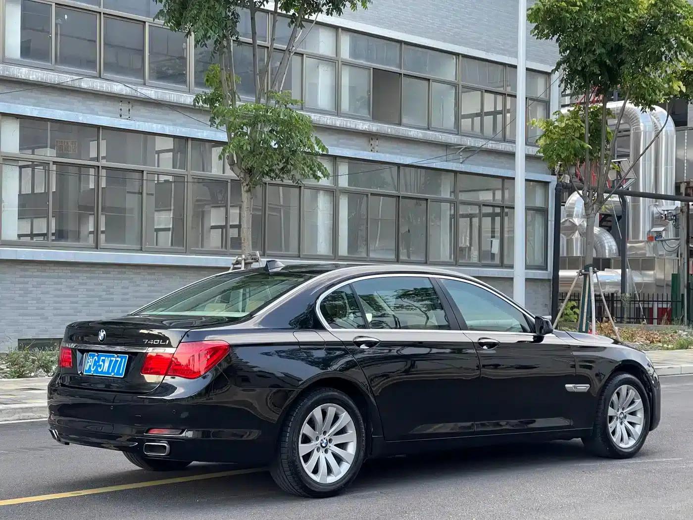 BMW 7 Series 2009 740Li Luxury — миниатюра 4