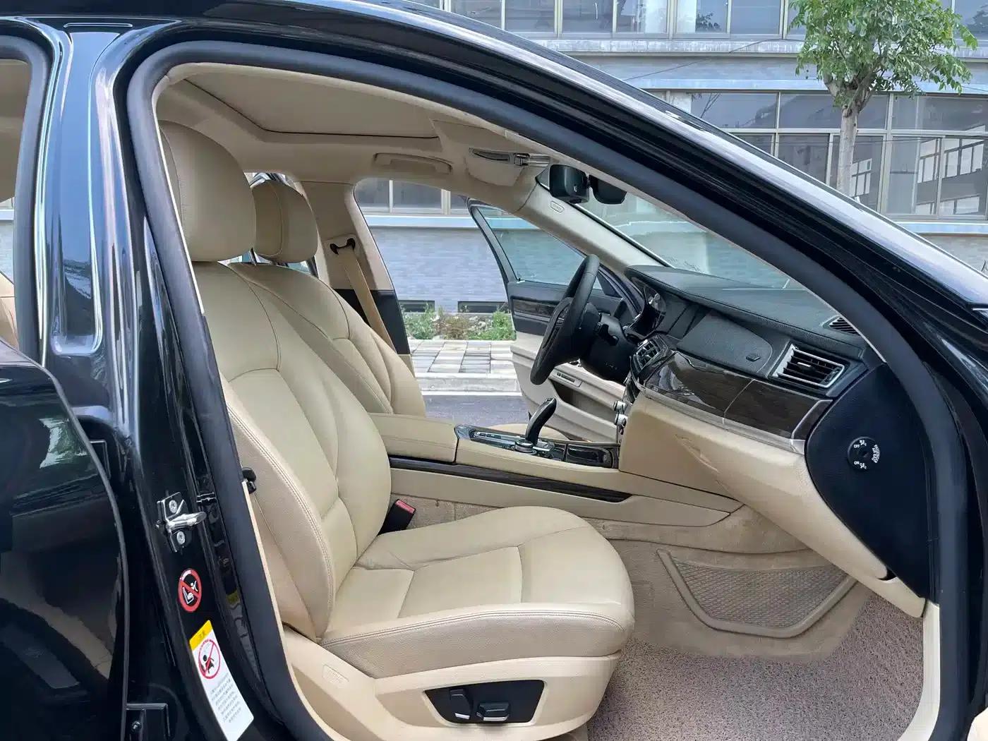 BMW 7 Series 2009 740Li Luxury — миниатюра 7