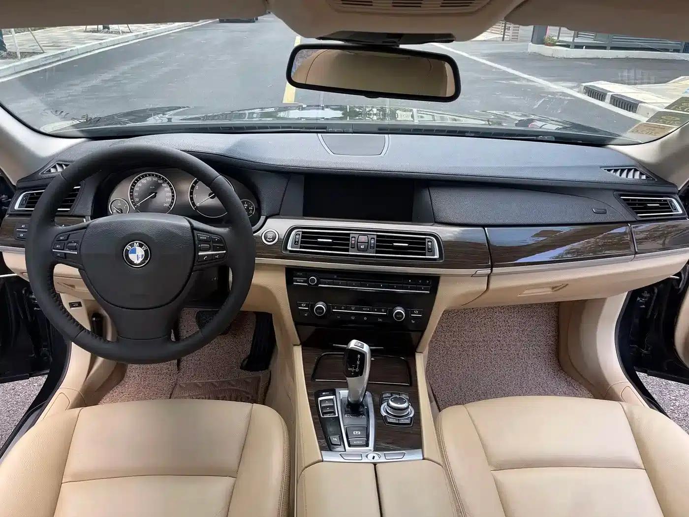 BMW 7 Series 2009 740Li Luxury — миниатюра 8