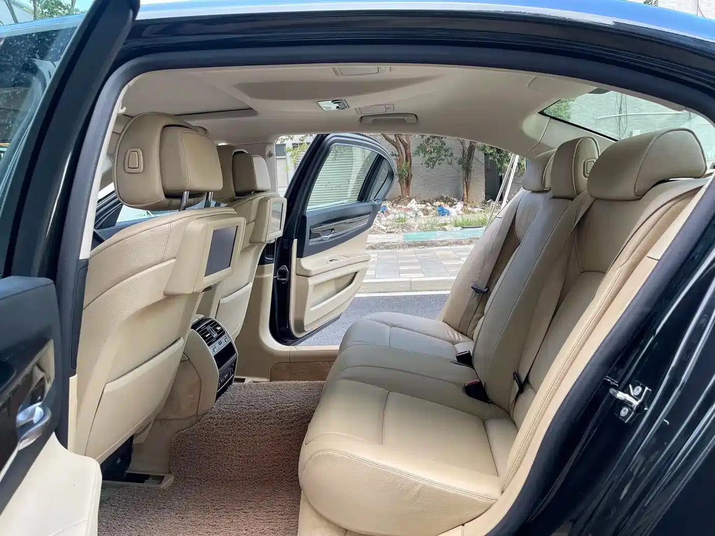 BMW 7 Series 2009 740Li Luxury — миниатюра 9