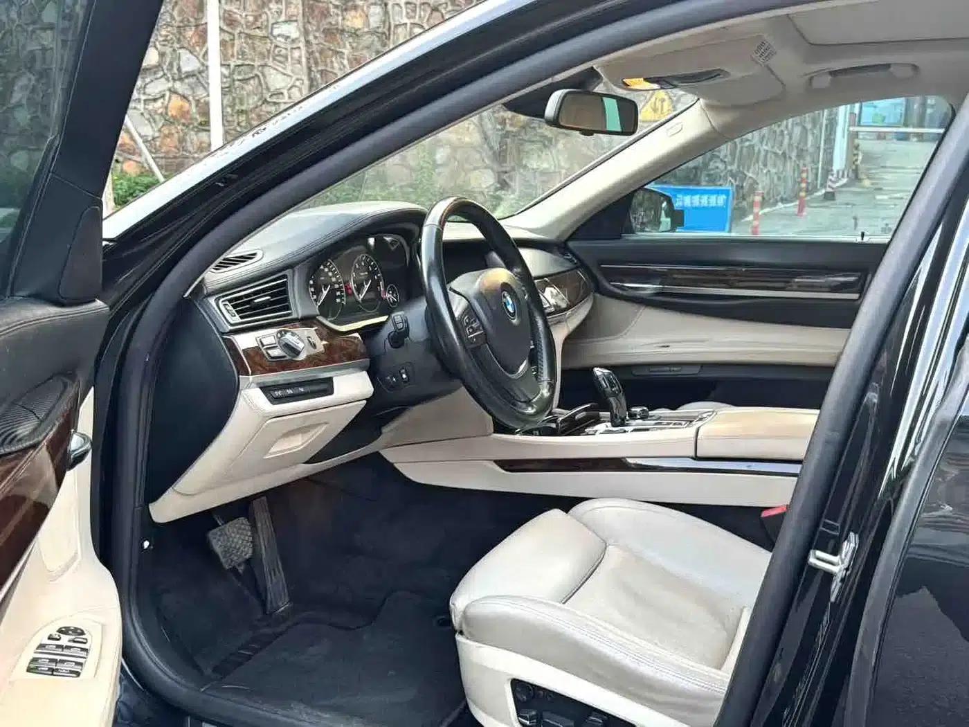 2010 BMW 7 Series 760Li — миниатюра 6