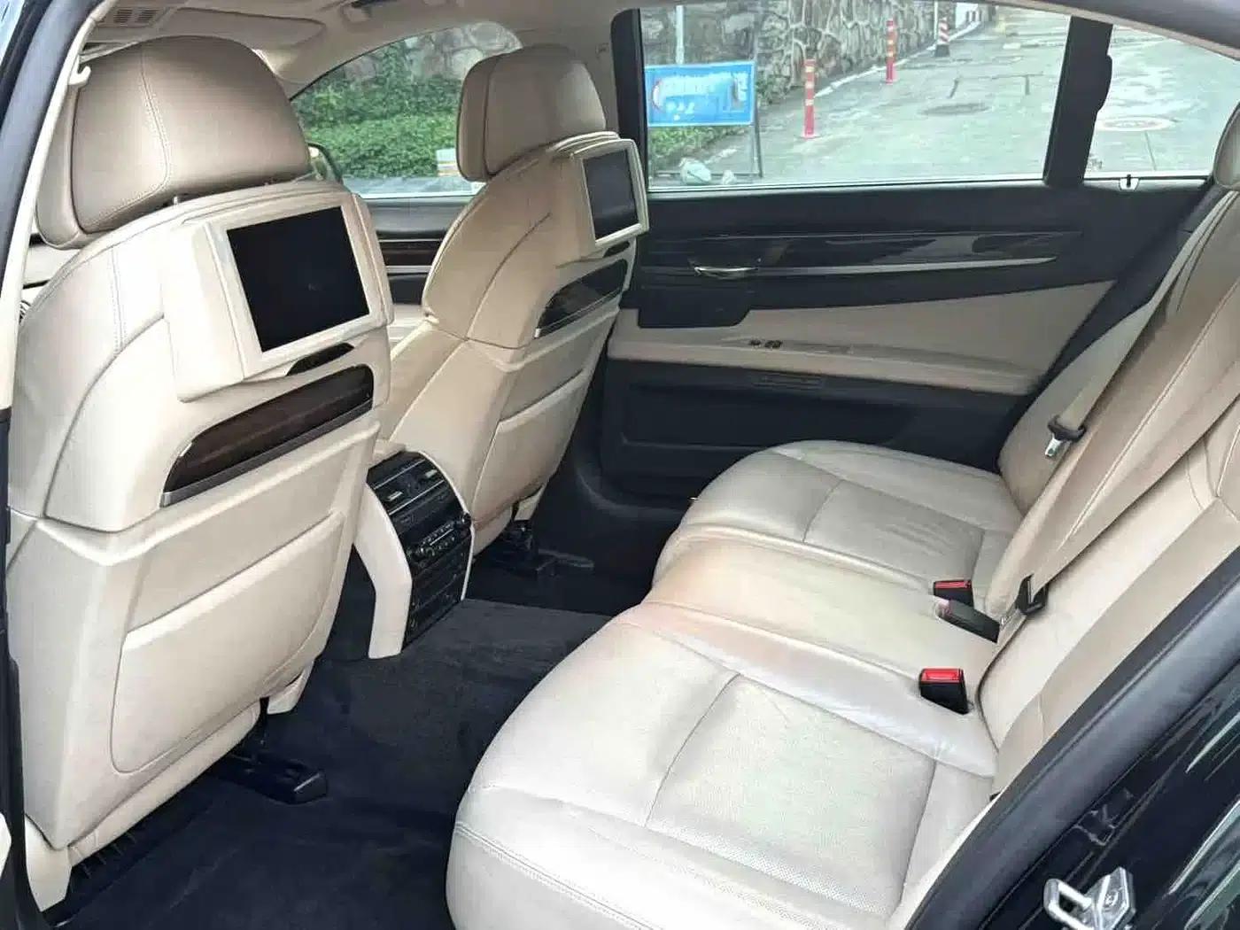 2010 BMW 7 Series 760Li — миниатюра 8