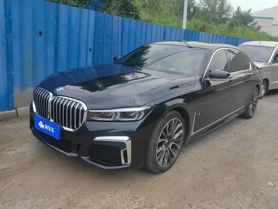 2019 BMW 7 Series 740Li Leading Edition M Sport Package — миниатюра 1