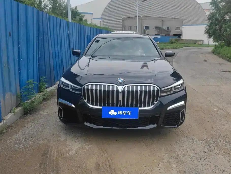 2019 BMW 7 Series 740Li Leading Edition M Sport Package — миниатюра 2