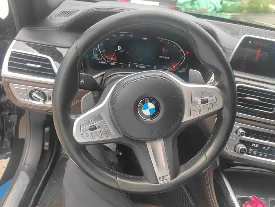 2019 BMW 7 Series 740Li Leading Edition M Sport Package — миниатюра 14
