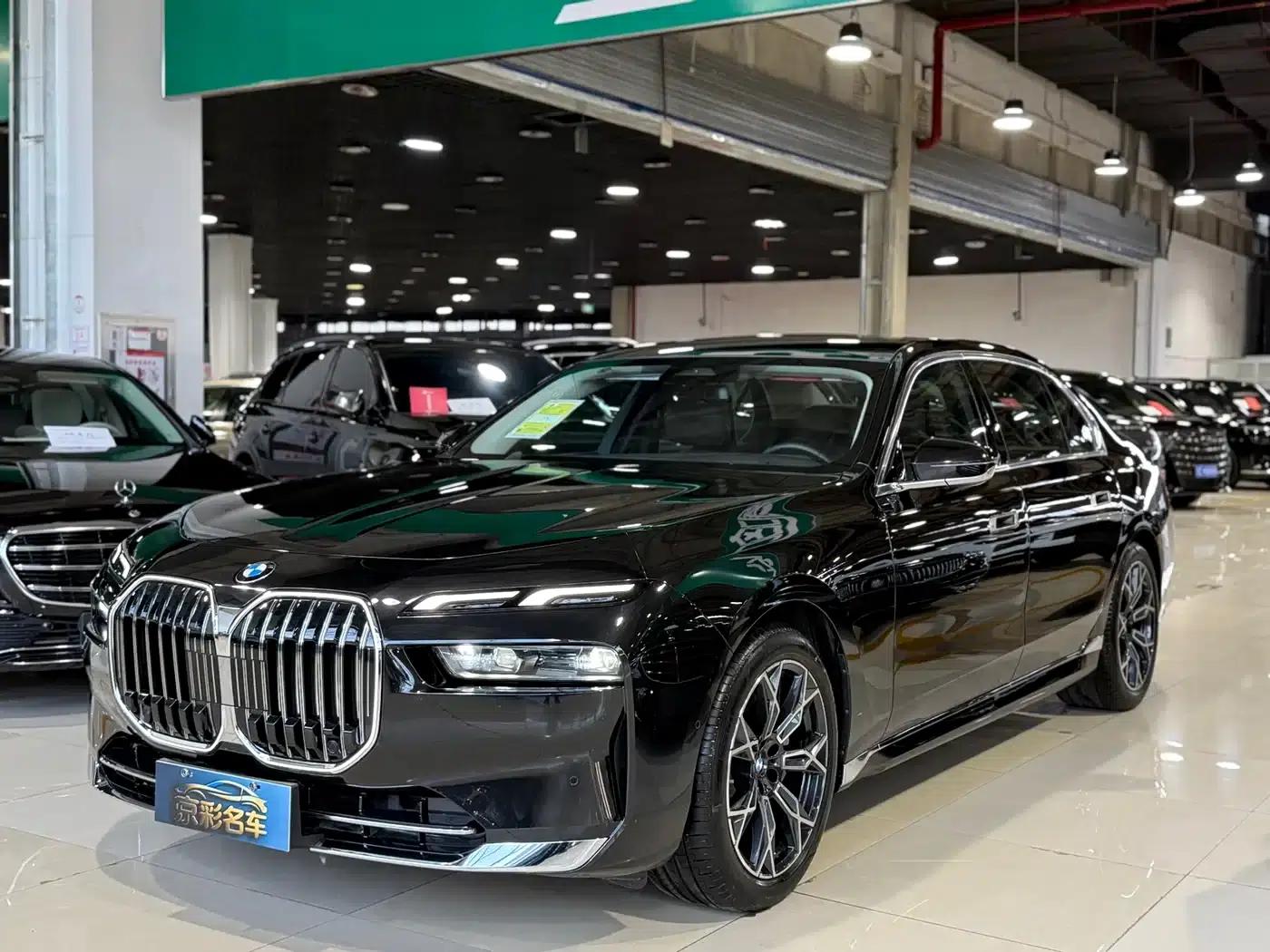 2023 BMW 7 Series 735Li Luxury Package — миниатюра 1