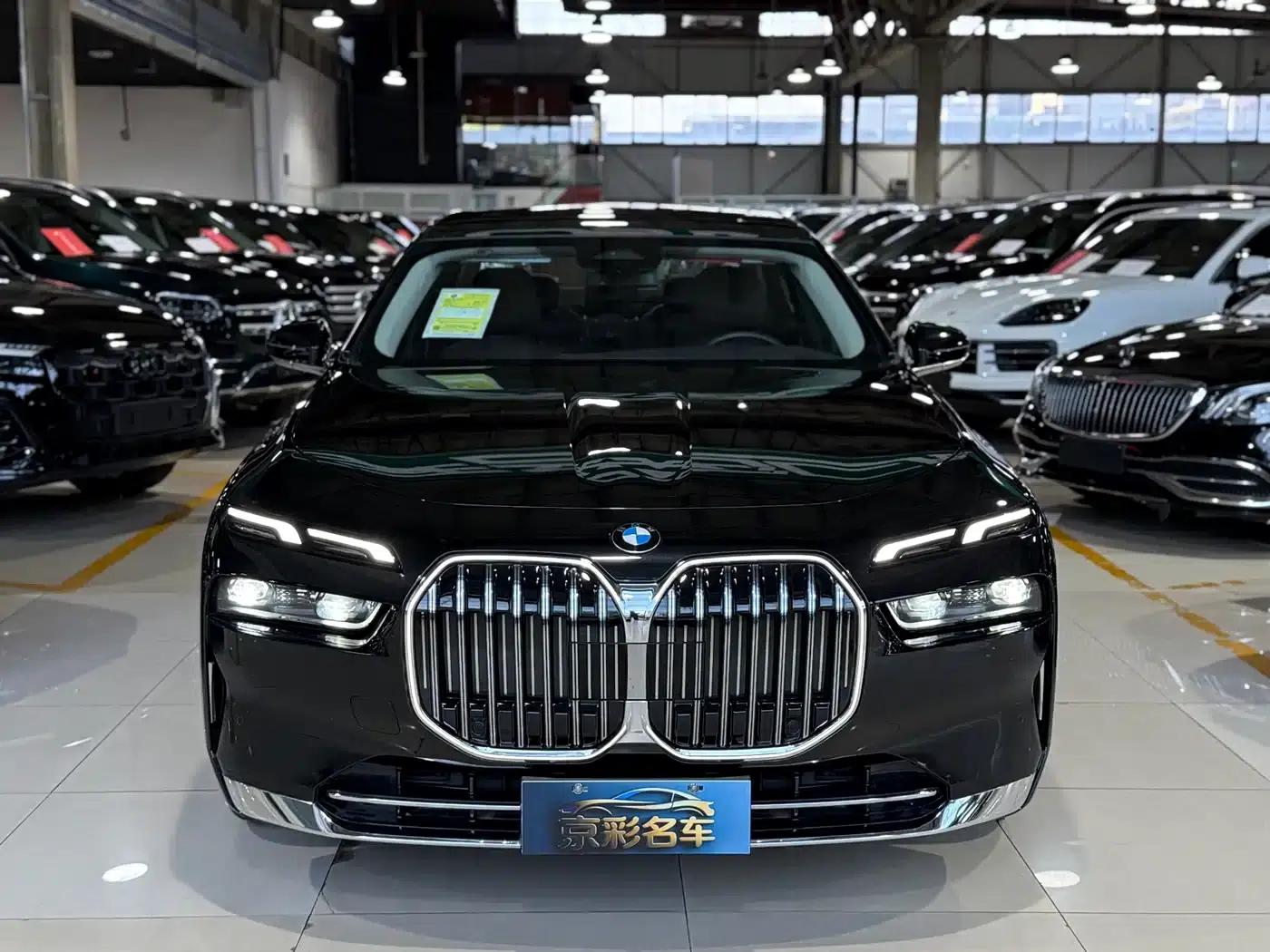 2023 BMW 7 Series 735Li Luxury Package — миниатюра 2