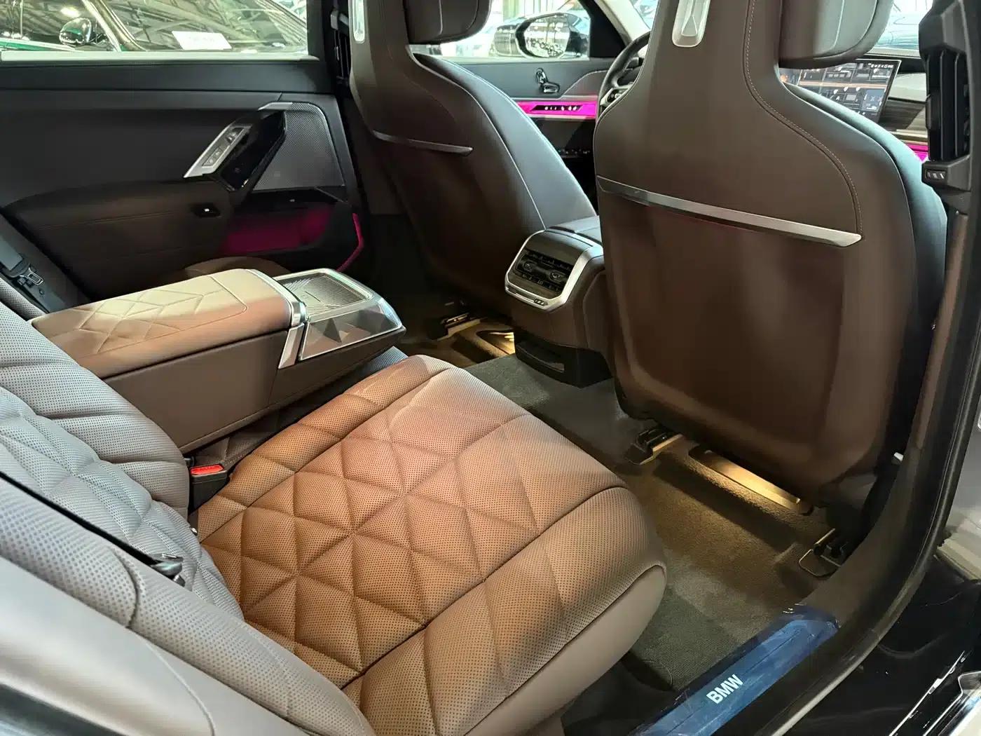 2023 BMW 7 Series 735Li Luxury Package — миниатюра 11